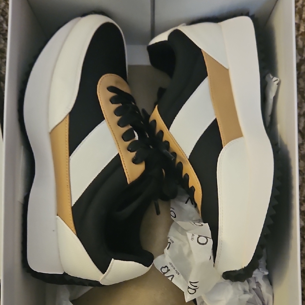 DV by Dolce Vita Black and Tan Sneakers